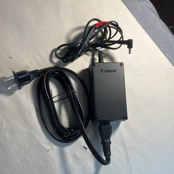Miscellaneous Photo Gear Video Light, Remote Control, Power Adapter, Strap - Picture 2 of 8